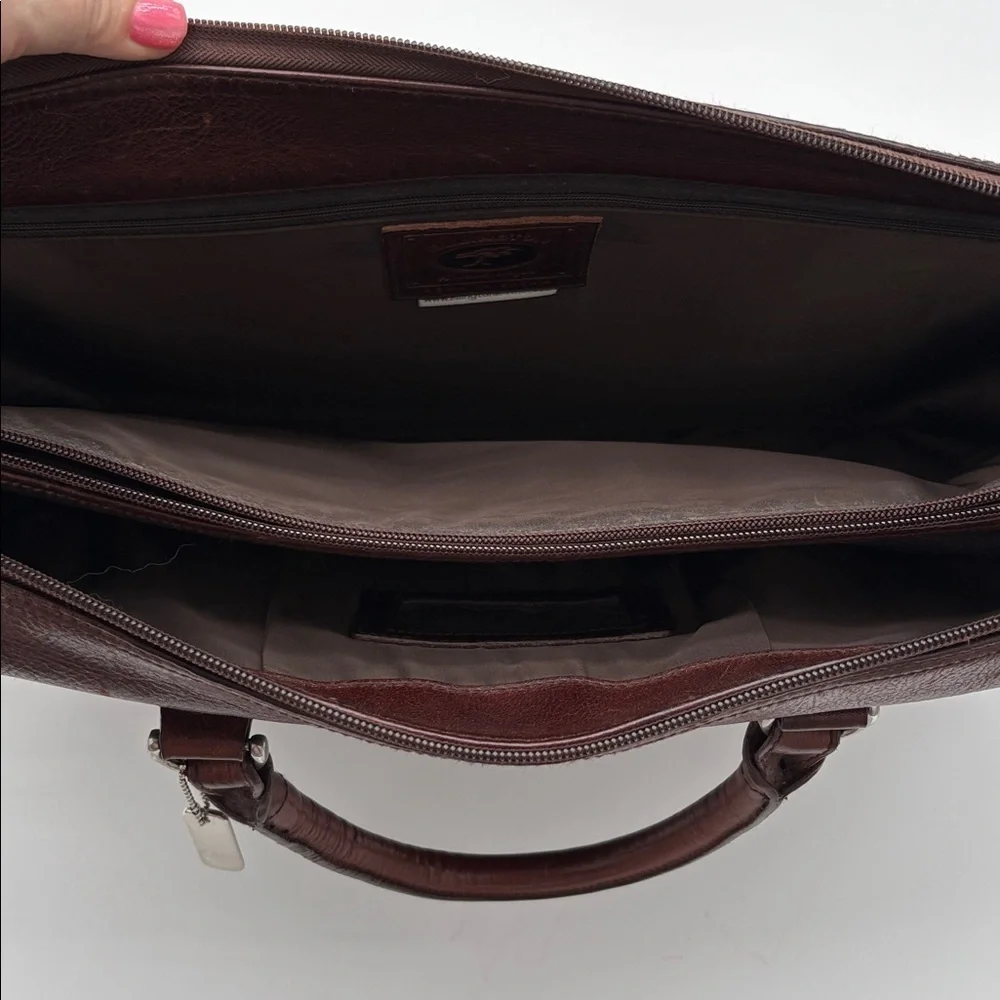 Ellington Brown Leather Attaché Briefcase Messenger Bag BLEMISH